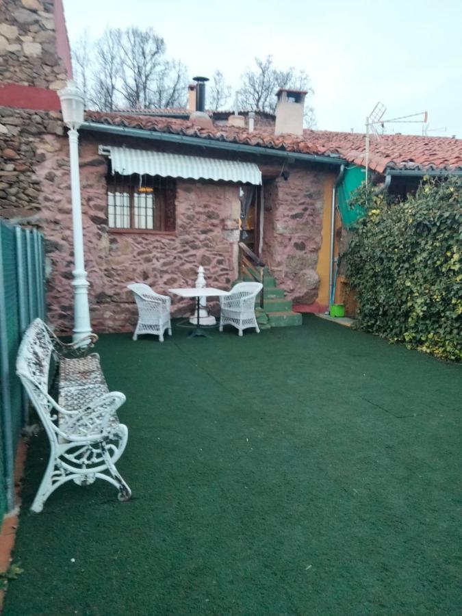 Villa Atardecer En Gredos 1 San Bartolomé de Tormes Exterior foto